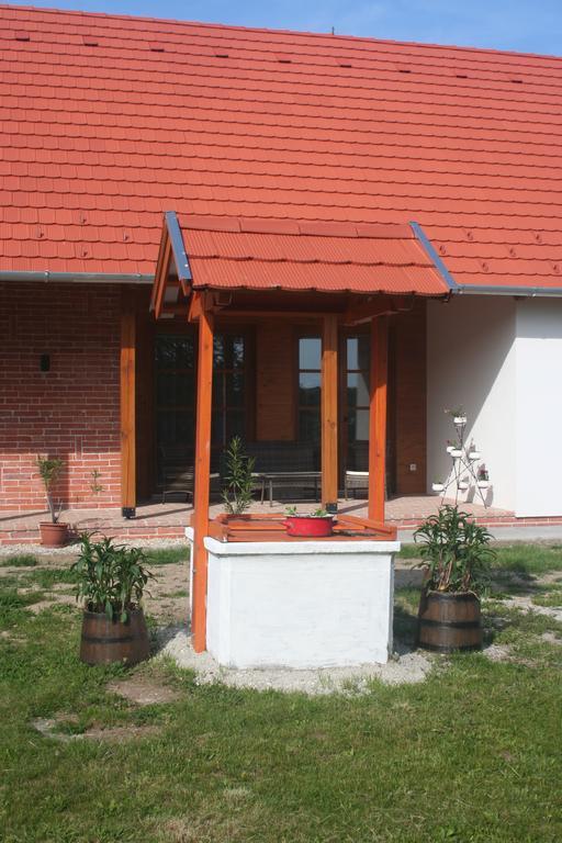 Malomko Apartman Zsira Zewnętrze zdjęcie