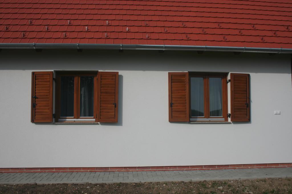 Malomko Apartman Zsira Zewnętrze zdjęcie